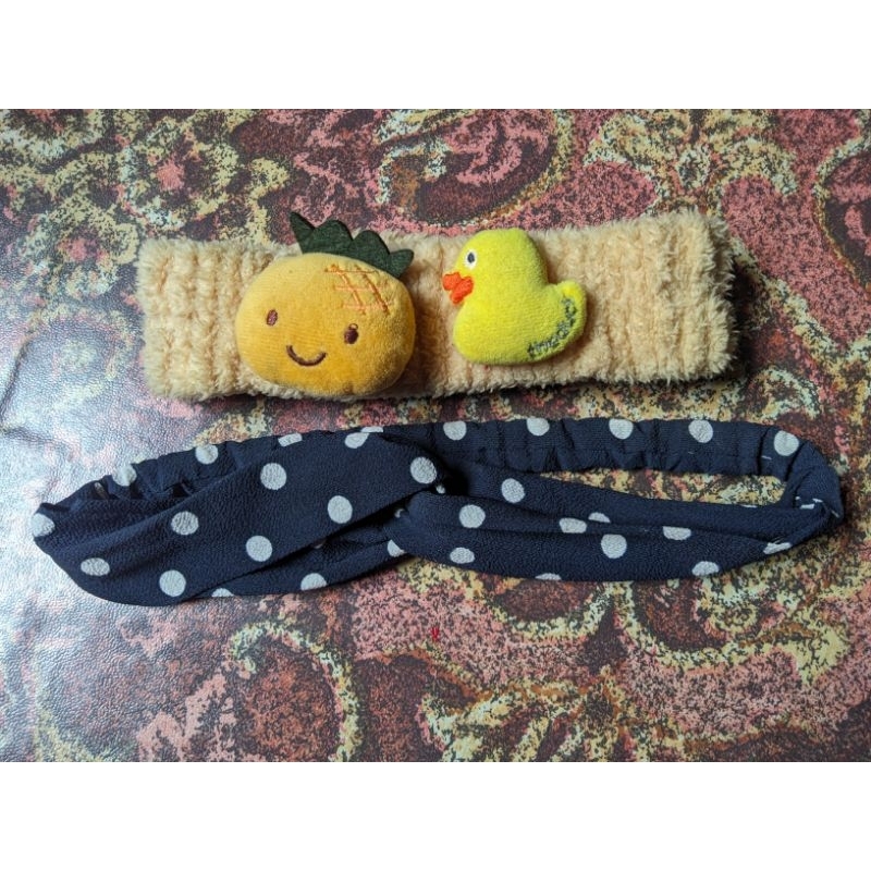 bando Kucing dengan bando Polkadot Hitam