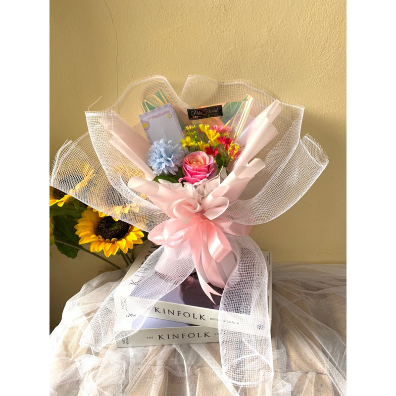 

PITAFLORIST | MINI FLOW A049 Buket bunga artificial | Everlasting Flower | KADO WISUDA CEWE & COWO | Buket bunga premium | Kado ulang tahun | kado valentine | hari guru | hari ibu | BUKET MURAH CIANJUR