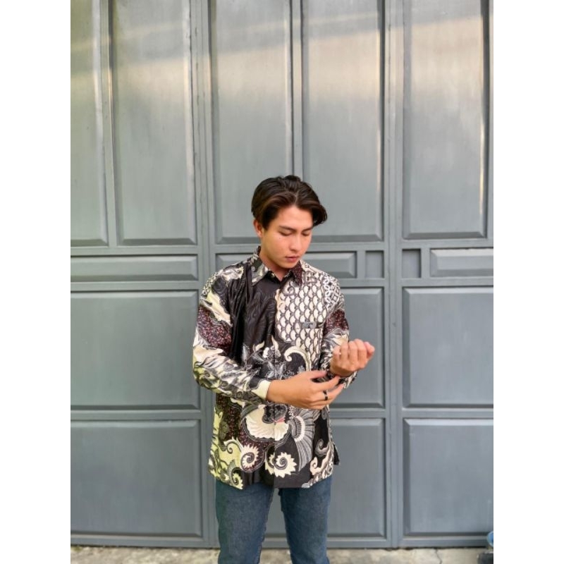 Kemeja Batik Sutra Lengan Panjang