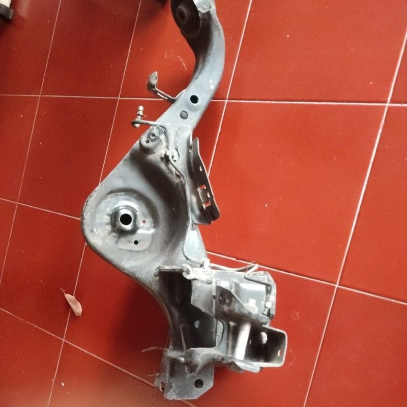 lower arm Xtrail T32 belakang kiri