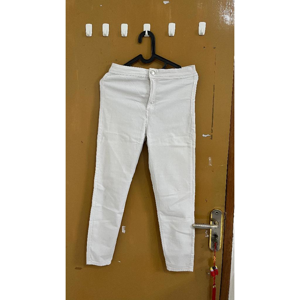 PRELOVED CELANA PANJANG JEANS/JEGGING PUTIH BERSHKA/WHITE JEANS BERSHKA/CELANA PANJANG JEANS