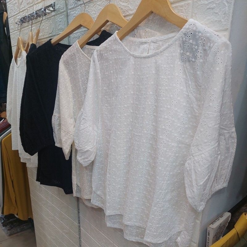 Blus Putih Bordir Lengan 3/4