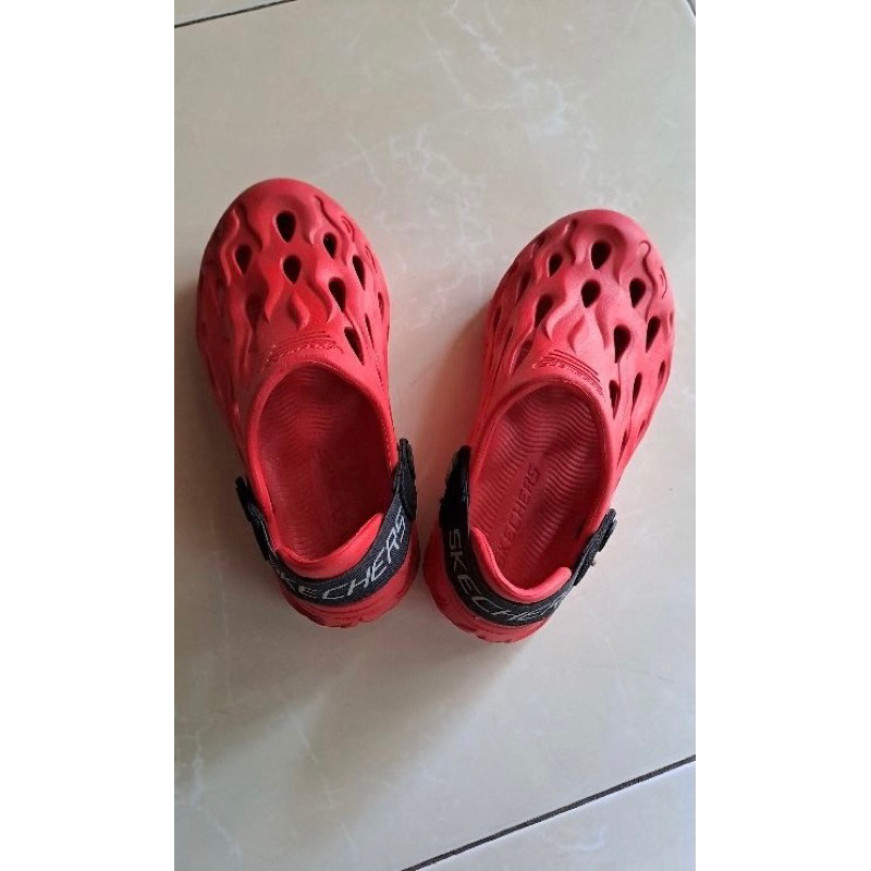 Preloved skechers foamies red / preloved sepatu karet skechers