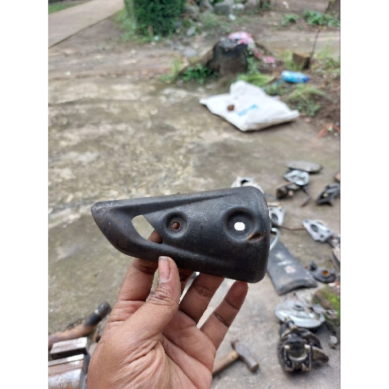 Cover Pelindung Knalpot Revo Lama Lancip Original