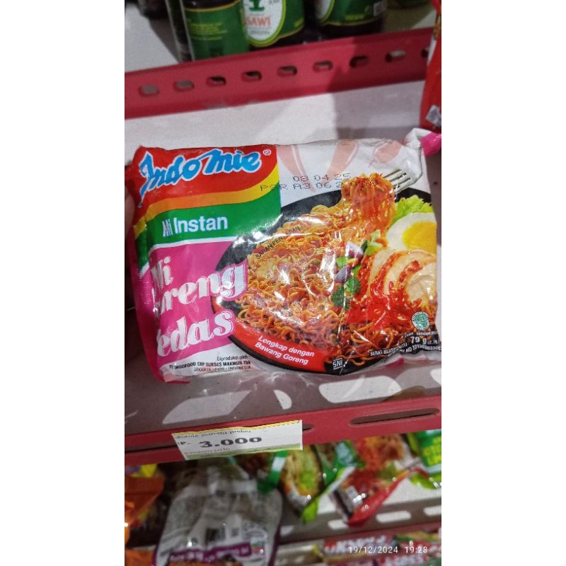 

indomie goreng pedas