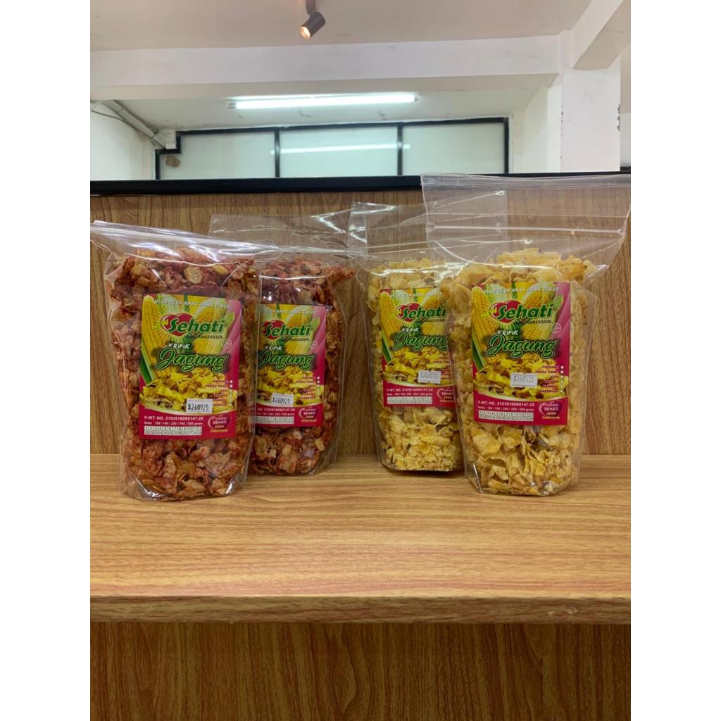 

Keripik Jagung Pedas dan Asin, Toko Elina Oleh-oleh Khas Mojokerto. Makanan Ringan dan Camilan