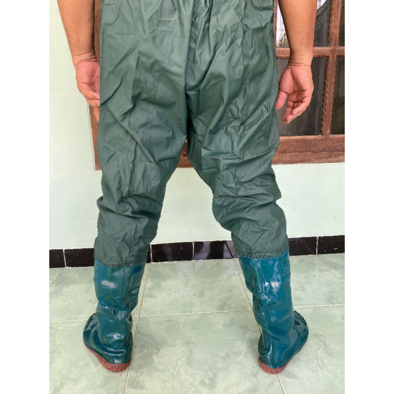 SEPATU BOOTS KARET PANJANG 110CM FULL KARET BAGIAN BAWAH SEPATU SAWAH ANTI KEONG PETANI PRIA