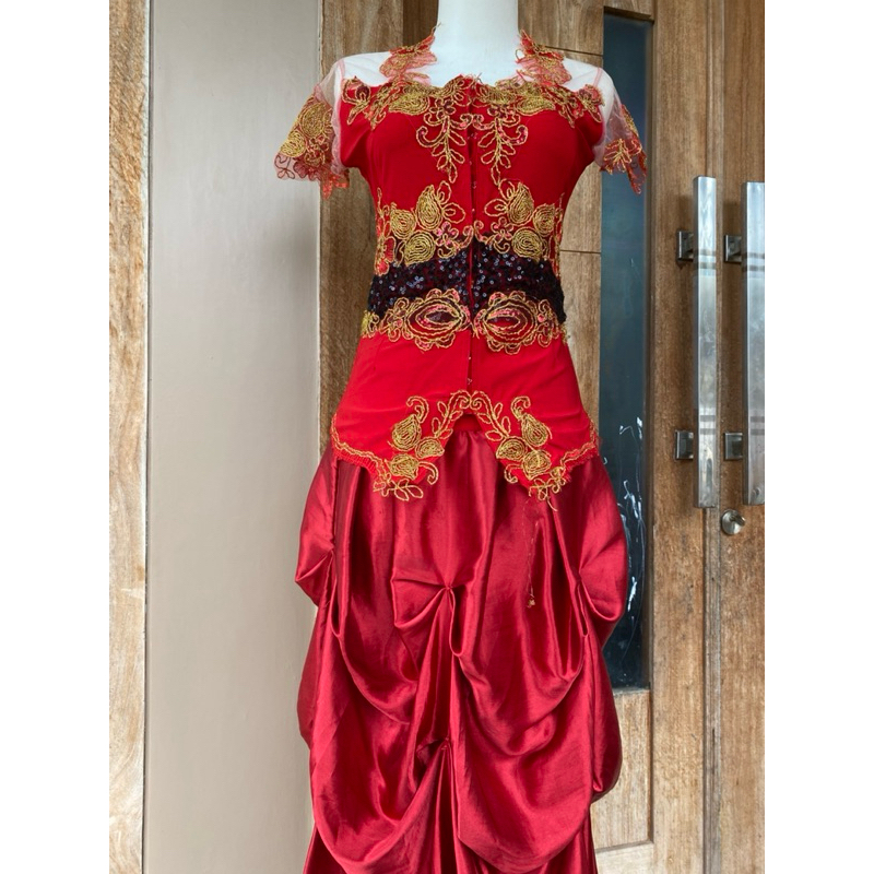 Gaun penyanyi Preloved / Gaun