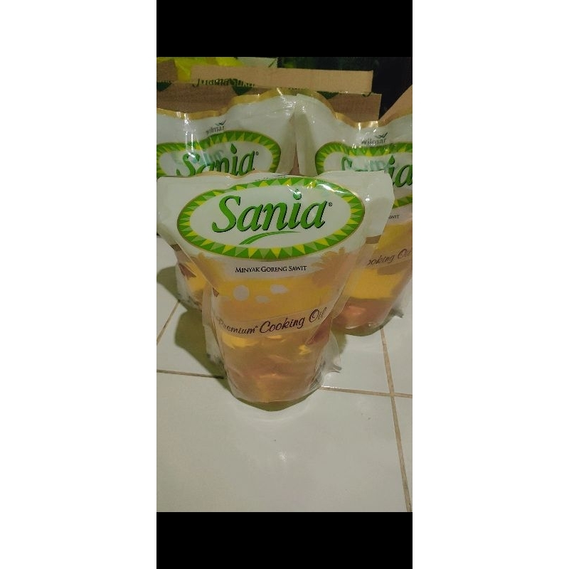 

Sania Minyak Goreng Premium Cooking Oil