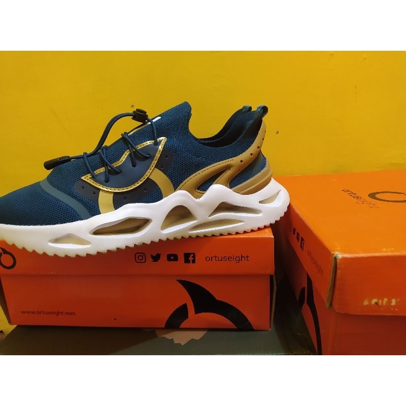 Ortuseight Sepatu Olahraga Lari Pria