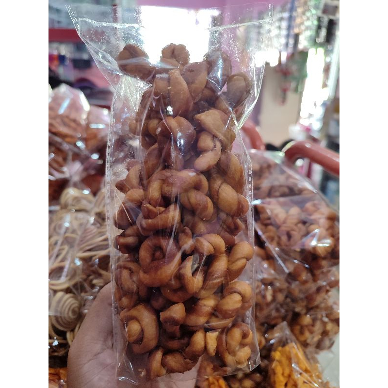 

Kue Untir-untir, Kue Tambang,Kue Kering Tambang, Donat kering tambang, Camilan Kue kering