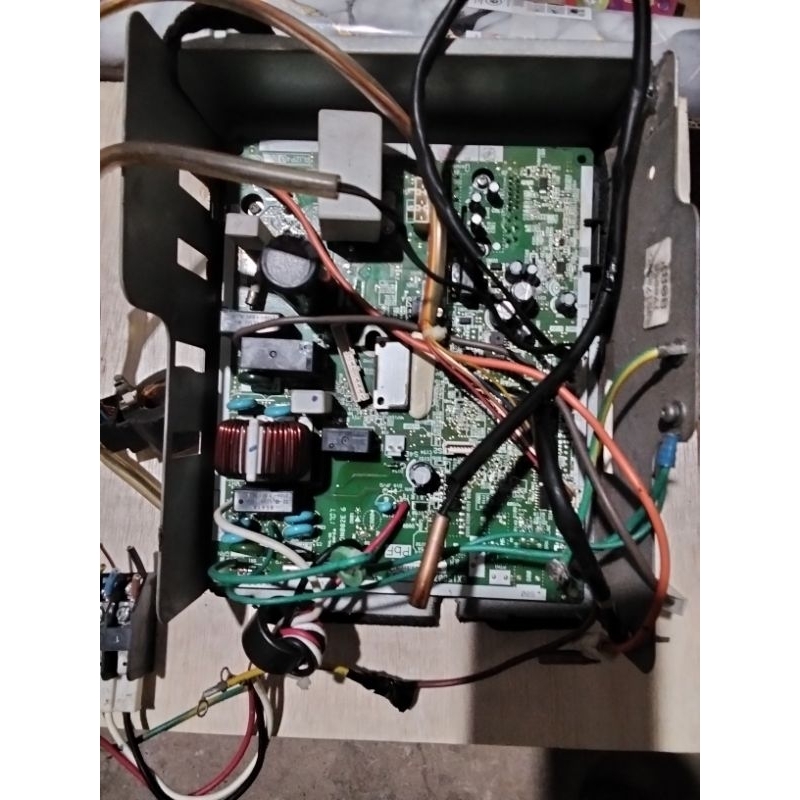 modul outdoor AC Daikin inverter 1 pk original 1 set lengkap