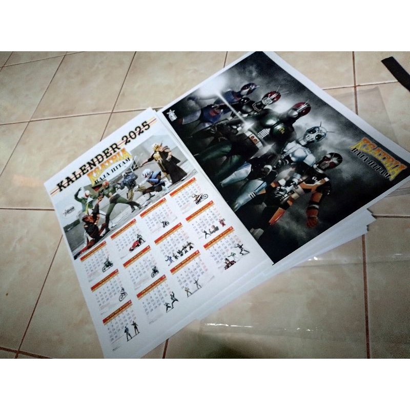 

kalender 2025 ksatria baja hitam + 4 poster