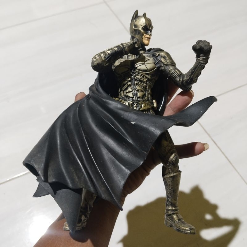 action Figure batman lumayan besar padat kuat tapi minusan