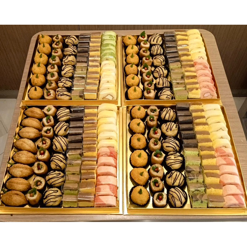 

iDk90 Box Gold 25x35x15cm inci tutup Mika Tinggi 15cm