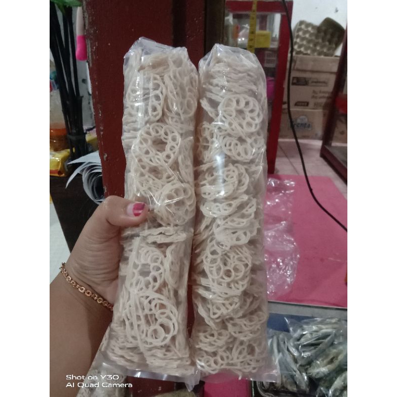 

AHSYTA STORE | KERUPUK UYEL MENTAH 200G