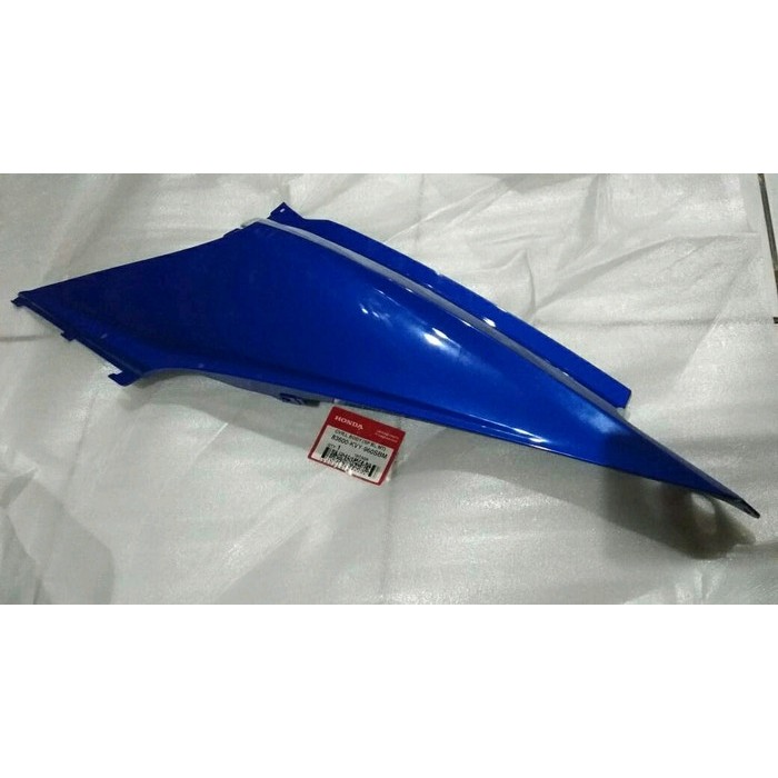 Cover Right Body Cover Body kanan Biru Beat Karbu 83500KVY960SBM