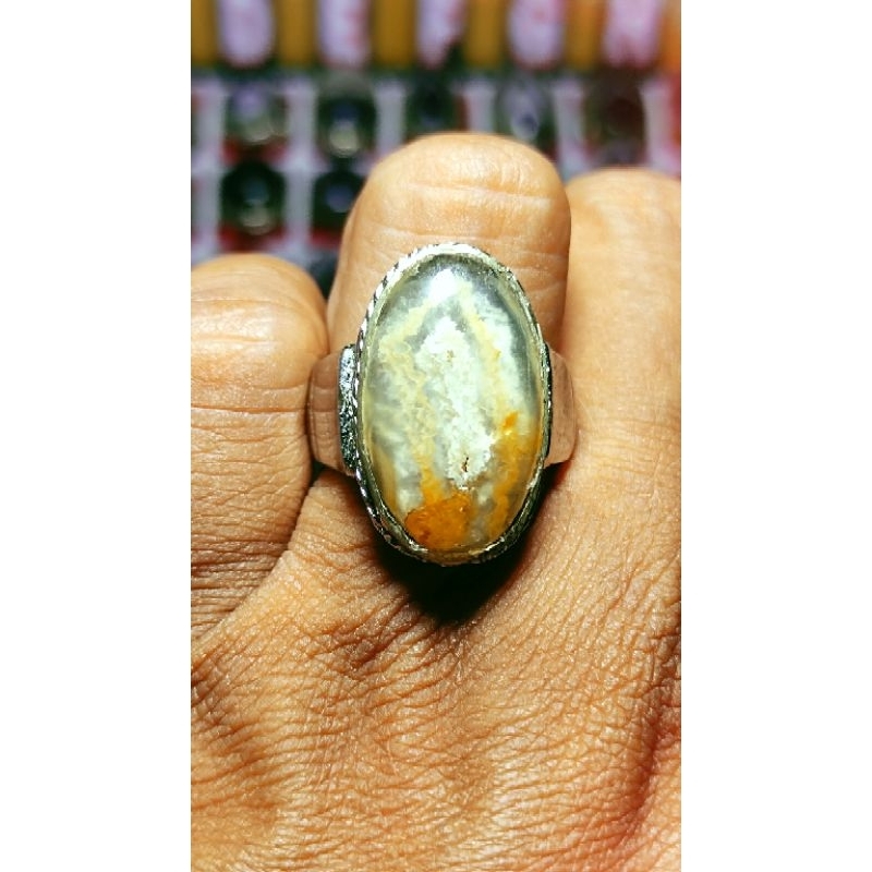 Natural batu Calsedon Combong