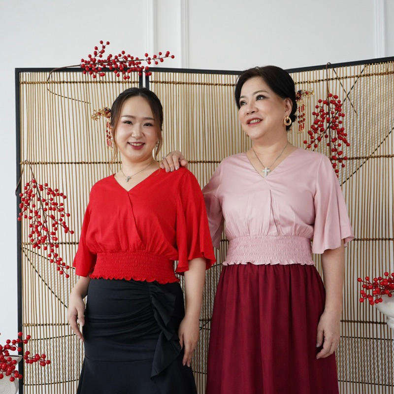 Jisoo Top - Atasan Blouse Baju Crop Top V Neck Lengan Terompet Pinggang Karet Bahan Katun Wanita