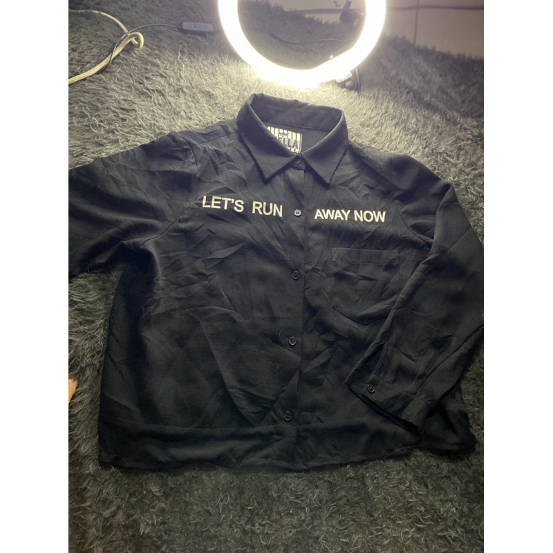 PRELOVED KEMEJA HITAM