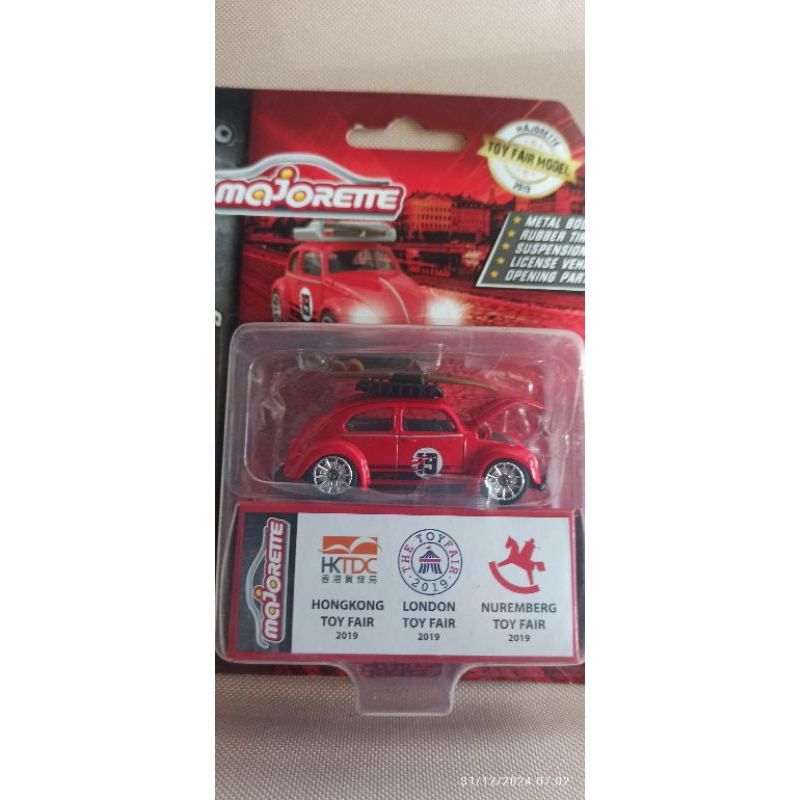 Majorette vw Beetle Surfing