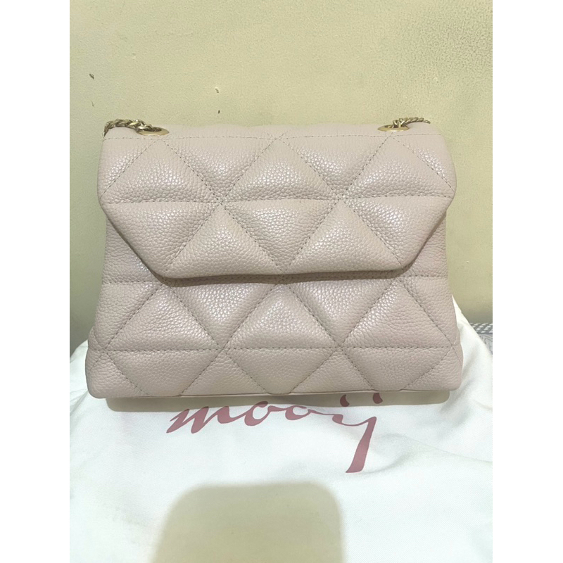 tricia mini mooij preloved , tricia mooij , sling bag , shoulder bag , mooij bag preloved , leather 