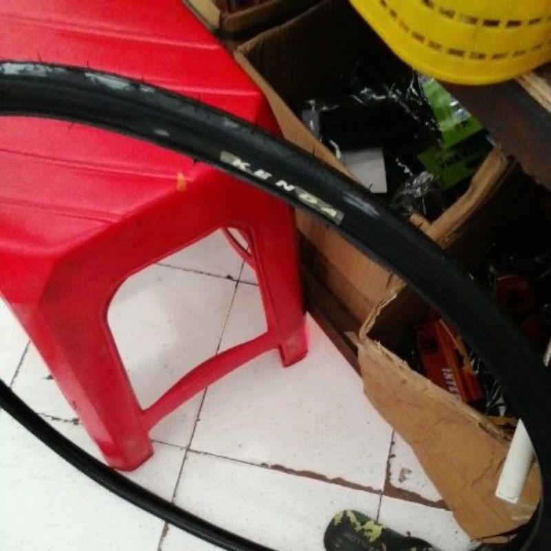 Ban luar kenda 700x25
