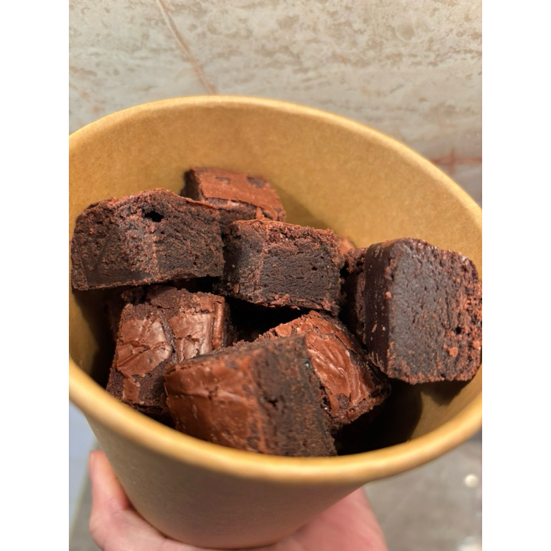 

FUDGY CHEWY BROWNIES BUCKET