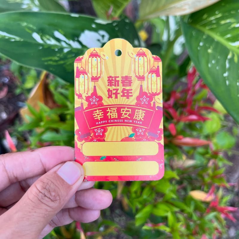 

Hang Tag Imlek Kode G Ukuran 5 x 8 cm Dapat Tali Loop Plastik
