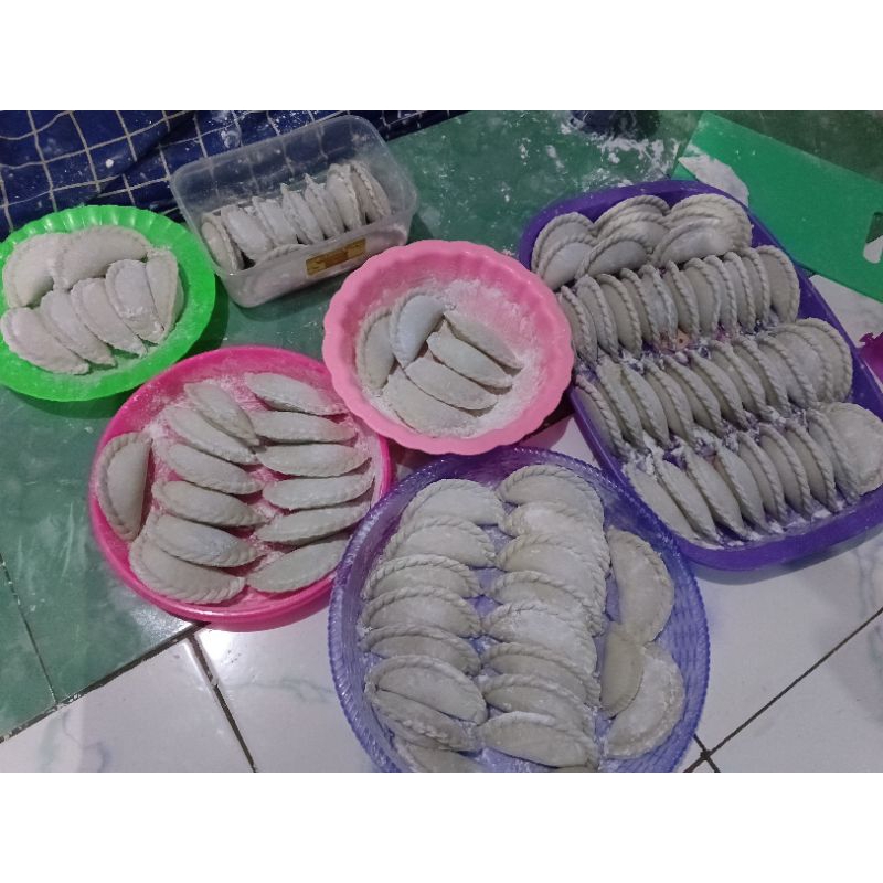 

cireng isi ayam suwir pedas