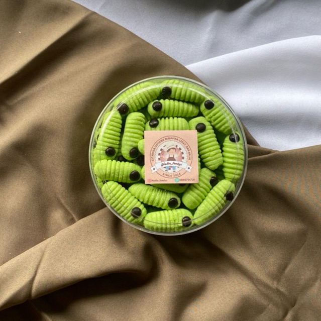 

NADIA FOODYS- KUE ULAT kue kering lebaran