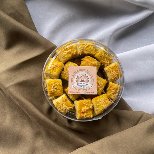 

NADIA FOODYS- KUE LAPIS TANGGO kue kering lebaran