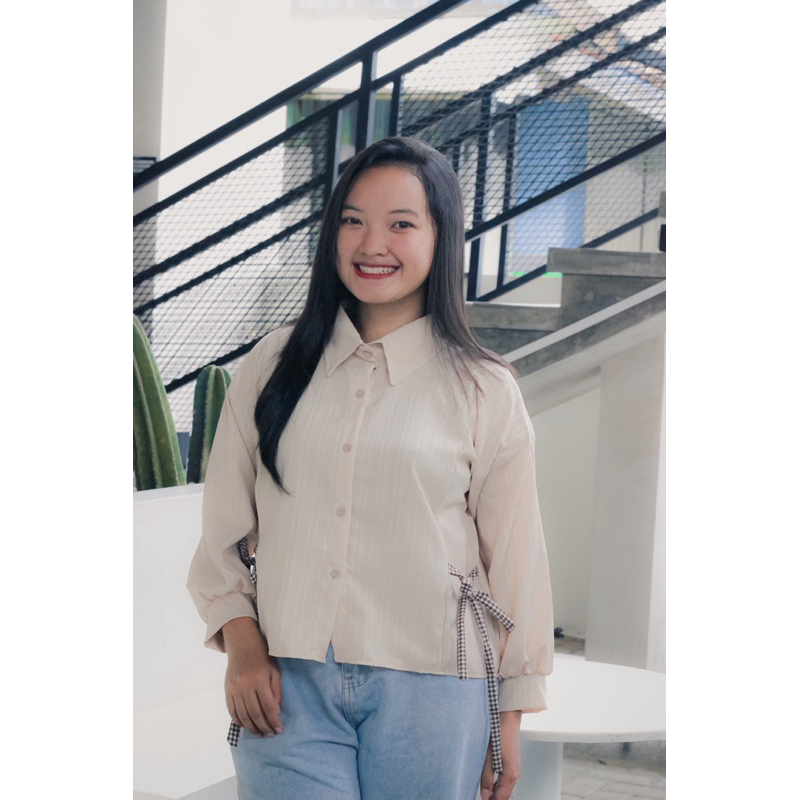 Nareendra Jiwo Crop Kemeja Lengan Panjang Blouse Korean