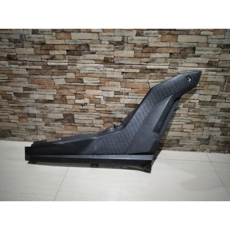 cover body tengah r15 ori
