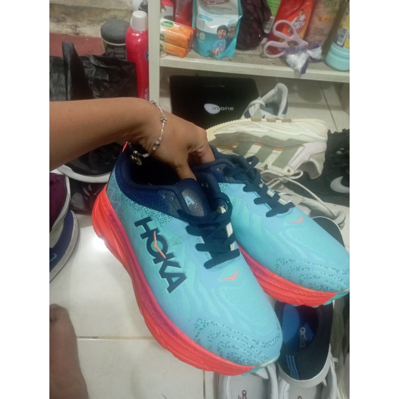 preloved sepatu hoka