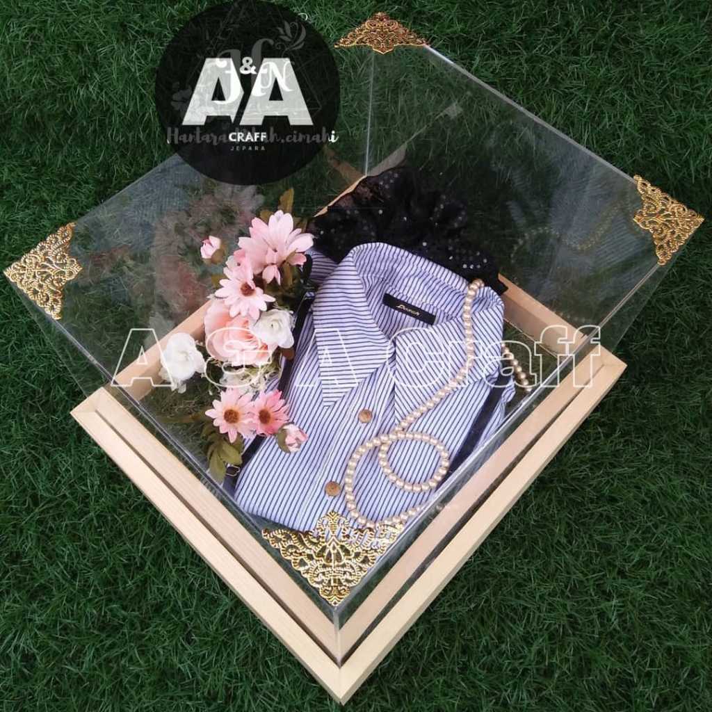 

Box Hantaran Seserahan Mika 1 Set Isi 4 Box Wedding Pernikahan Model Kayu Rustik
