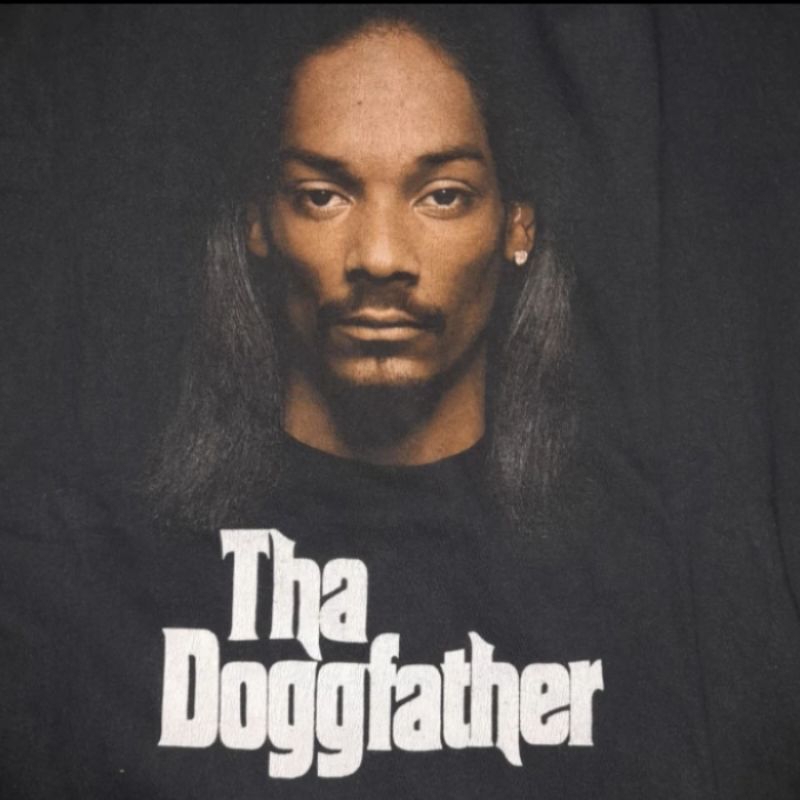 KAOS SNOOP DOGG THA DAGGFATHER OFFICIAL TAG SIZE L RARE ITEM AOP SECOND 2ND BEKAS PRELOVED
