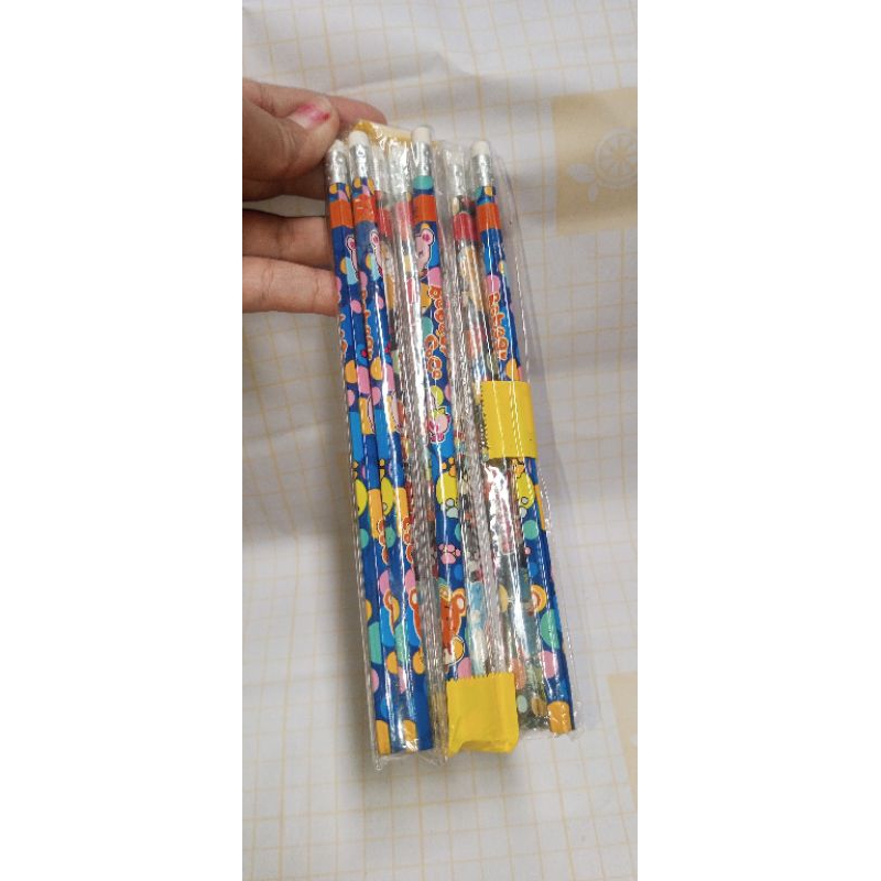 

satu pack isi 12 pcs pensil 2b satu set dengan penghapus