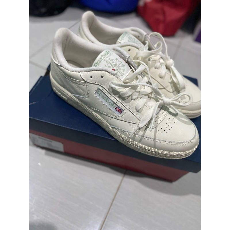 Preloved Reebok Classic