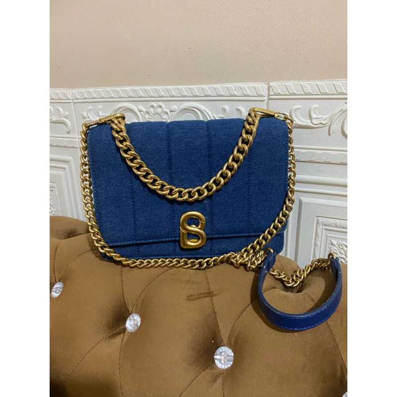 Preloved nora denim bag buttonscarves