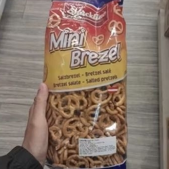 Snackline Mini Brezel pretzel biskuit rasa Asin 300gr.