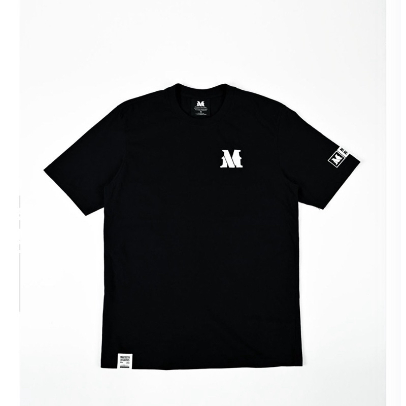 Kaos Macbeth M Logo Black Classic Fit 100% Original Resmi Store