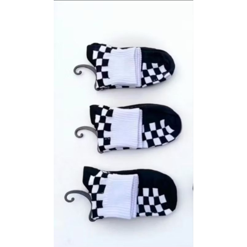 kaos kaki motif catur/ kaos kaki pendek motif kotak-kotak