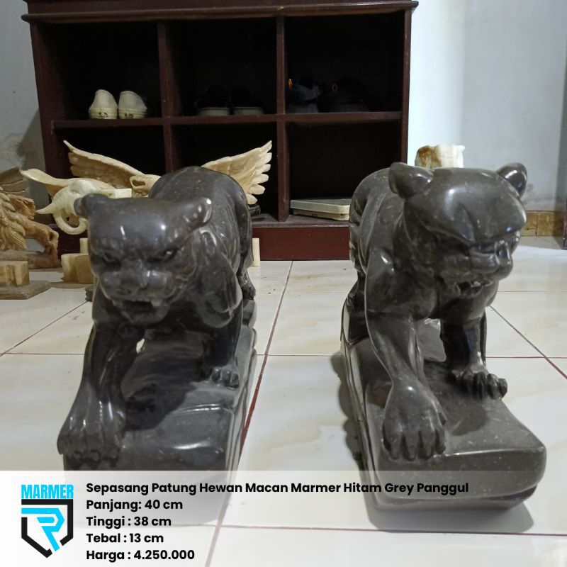 Sepasang Patung Hewan Macan Marmer Hitam Grey Panggul