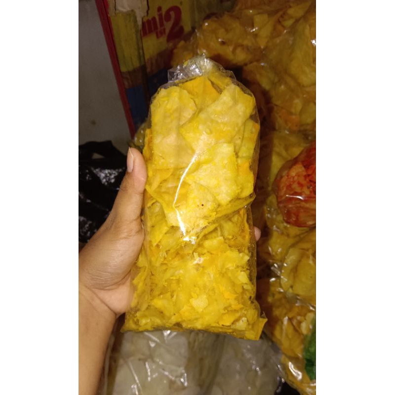 

Kripik Pangsit Rasa Jagung Bakar Khas Precet