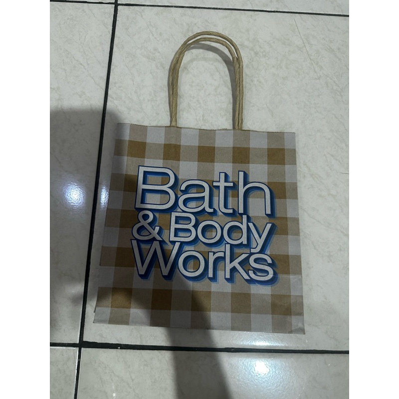 

paperbag bath & body works bbw