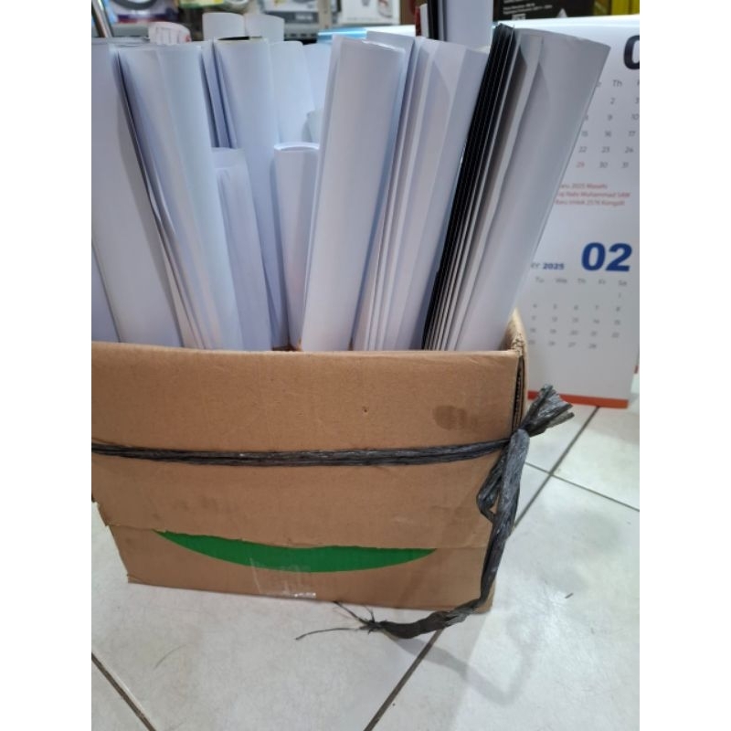 

Kaleder 2025 Kalender Dinding Gambar Atau Warna Random