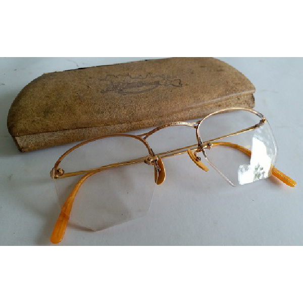 Vintage antik kacamata emas era 50's