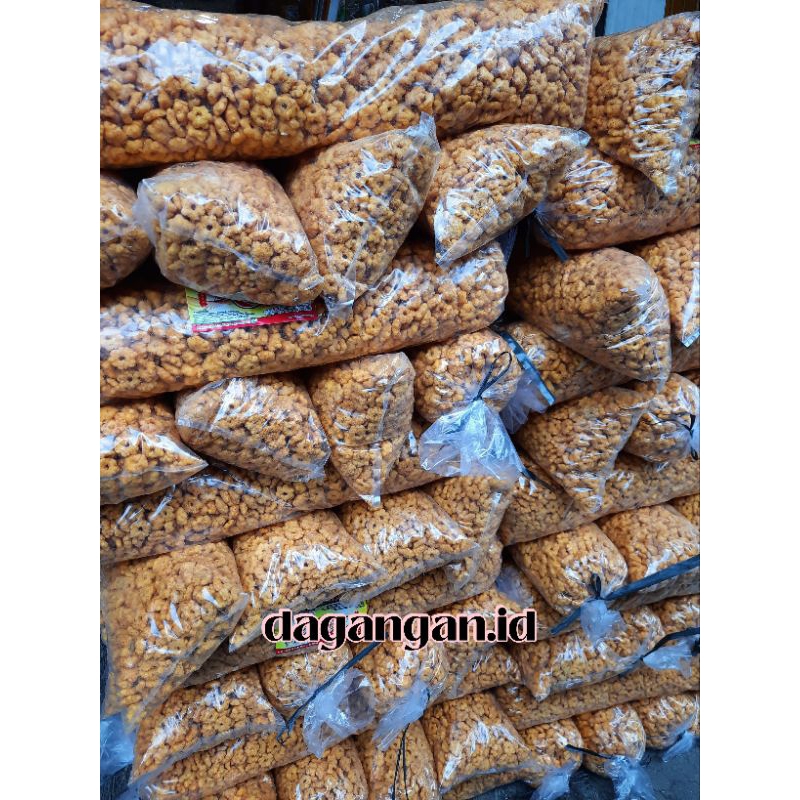 

1 KILOGRAM SNACK RIBUT AJISAN / ENAK RENYAH GURIH