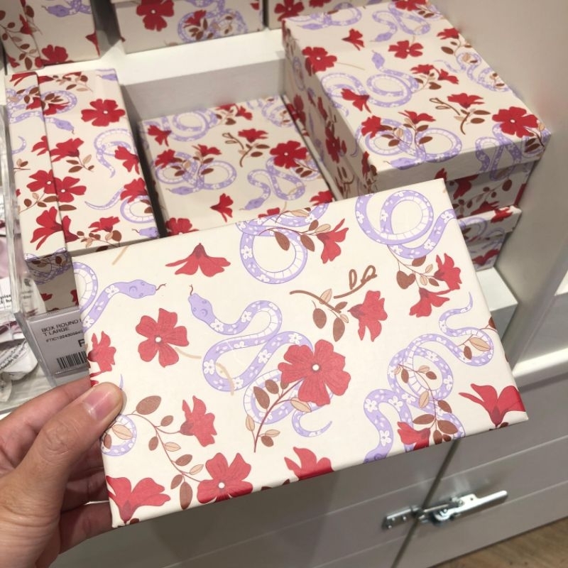 

[JASTIP FLYING TIGER] Gift Box Square Snake / Kotak Kado Motif